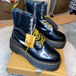 **BRAND NEW** All Black double platform Dr Martens.